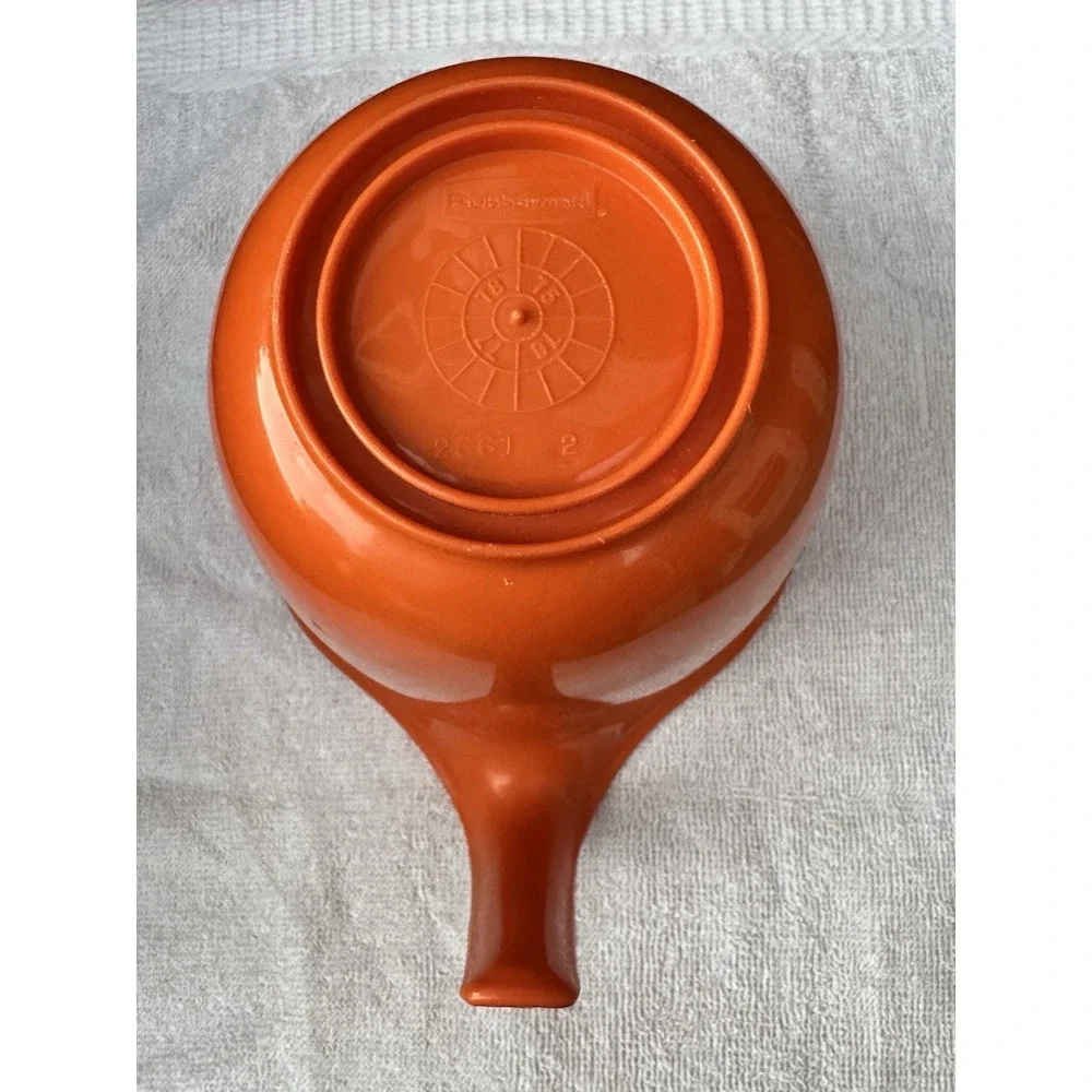 Vtg Rubbermaid Orange Batter Bowl Measuring 1.5 Qt 6 Cup  Grip N Mix‎ #2661  USA